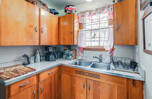 Donelson Hills House | 6 Mi to Downtown: 70s-Themed Home in Nashville!