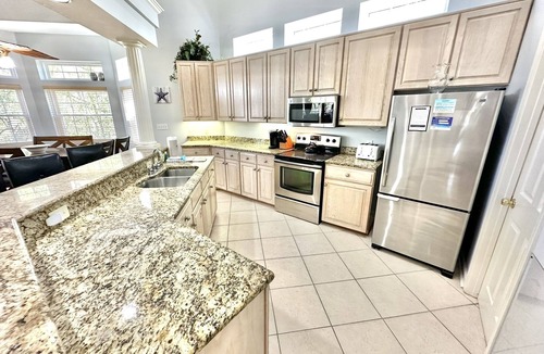 Sandestin Condo | 6-Seat Golf Cart! Steps to Pool! Fresh paint & decor 5259TS