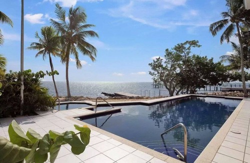 Tavernier House | 640 m² House ∙ 5 bedrooms ∙ 14 guests