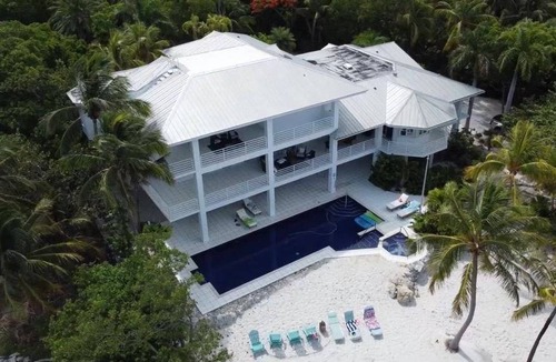 Tavernier House | 640 m² House ∙ 5 bedrooms ∙ 14 guests