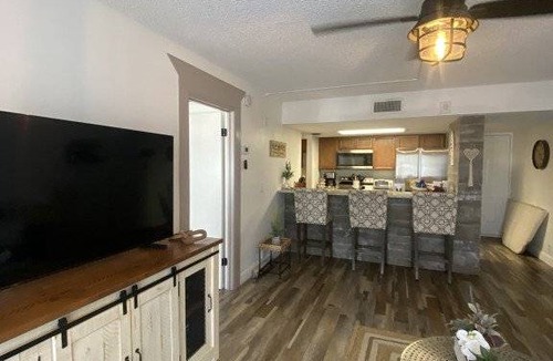 Edgewood Condo | 65 m² Condo ∙ 1 bedroom ∙ 3 guests
