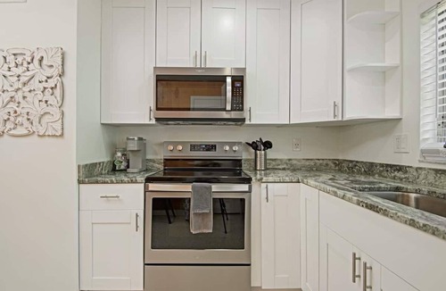 Safety Harbor House | 6AB Newly Renovated 2/2 Coastal Cottages