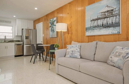 Safety Harbor House | 6AB Newly Renovated 2/2 Coastal Cottages