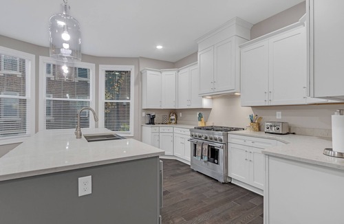 Central Gardens House | " 6BR/4.5BA Retreat in Midtown! Perfect for Groups, Comfort & Prime Location"