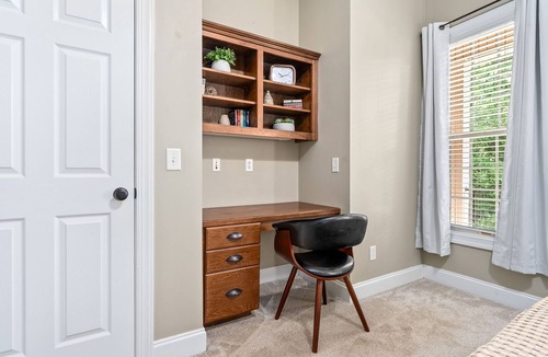 Opelika House | 6BR - 5 min to RTJ - Game Room - Back Deck with Grill - Sleeps 15