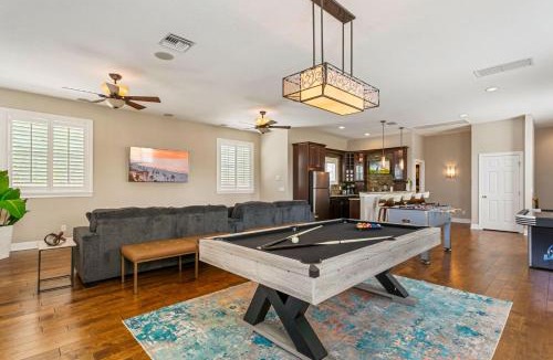 Tampa House | 6BR Family Escape-Pool Sport Courts Game Room