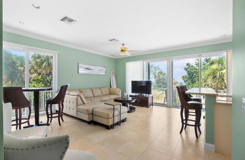 Englewood House | 6BR, Pool & Putting Green Estate on Manasota Key Beach