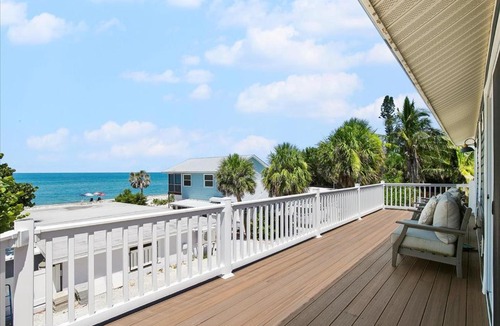 Englewood House | 6BR, Pool & Putting Green Estate on Manasota Key Beach