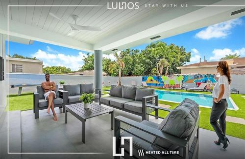 Coral Terrace House | 6BR Ultimate Retreat Pool, Sports Court & BBQ L10