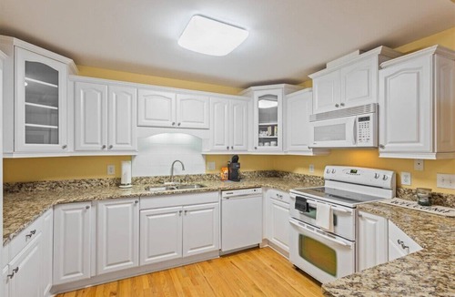 North Augusta House | 7 Acres, 2 Houses, Kayak, Pond, Game Room
