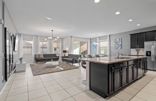 Bay Lake House | 7 Bedrooms/6.5 Bathrooms/Solara (9024 FK)