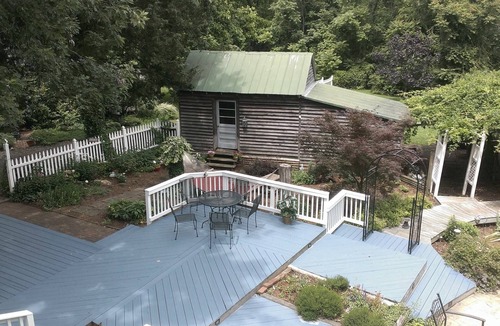 Concord House | 7 BR Manor - Central to the Eastern Seaboard. 9 private sleeping areas.