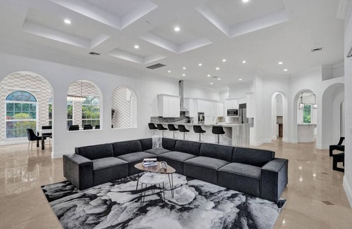 Davie House | 7000sf Mansion/Gameroom/Theater/Heated Pool