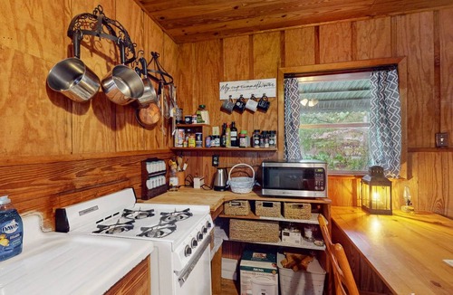 Bronson Cabin | 76 m² Cabin ∙ 2 bedrooms ∙ 7 guests