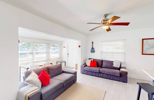 Edgewood House | 76 m² House ∙ 2 bedrooms ∙ 4 guests