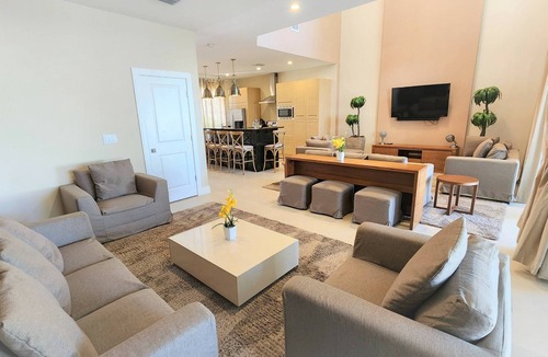 Florida Central Atlantic Coast House | 7639 Magic Village 6 guests 3 suites 8 min Disney