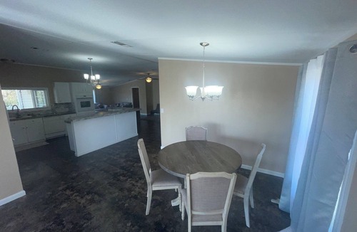 Sneads House | 7872 Modern & spaces 3-bedroom house with AC and WiFi in wonderful Sneads.
