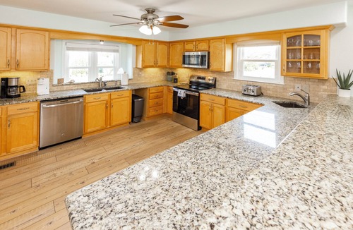 Sandbridge House | 7BR Bayfront|Pool, Hot Tub|EV|3 Kings|Sleeps 19