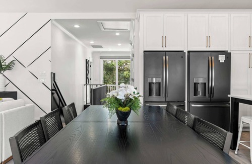Long Beach House | 8 Bdrm | Private Pool | 5 minute walk to beach
