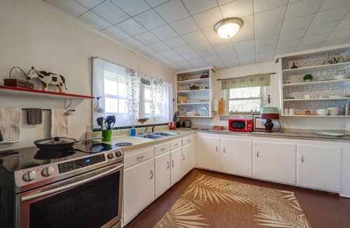 Newland Cottage | 8 Mi to Sugar Mtn! Cozy Cottage w/Fire Pit