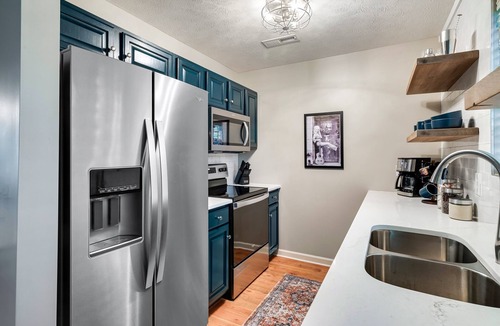 Sevierville House | 8 min to Dollywood~Sauna, Fireplace, Nintendo, Guitar&Banjo, Board Games, Alexa