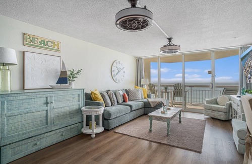 Garden City Condo | 81 m² Condo ∙ 1 bedroom ∙ 4 guests