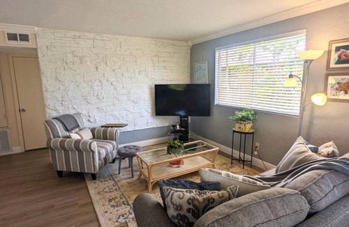 Mid Island House | 83 m² House ∙ 2 bedrooms ∙ 6 guests