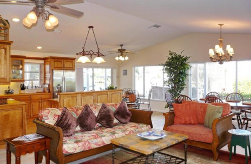Marco Island House | 848 Buttonwood Court