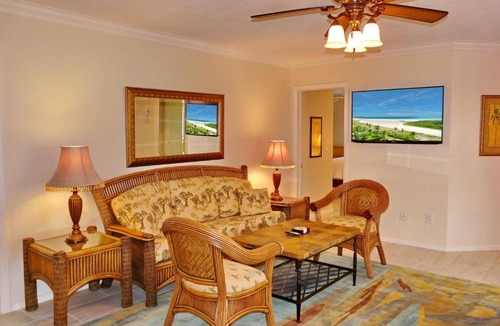 Marco Island House | 848 Buttonwood Court