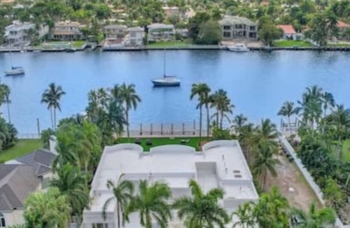 South Lake House | 8500sf Intracoastal Mansion/Cinema/Dock/Pool