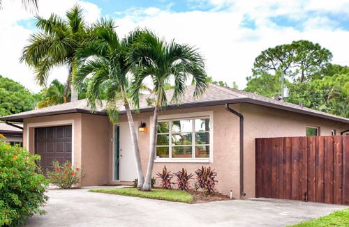 Naples Park House | 86 m² House ∙ 2 bedrooms ∙ 4 guests