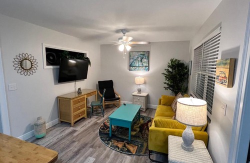 Vero Beach Apartment | 875 Oasis 2