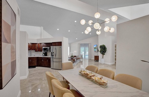 Southwest Ranches Villa | 8BR Luxury Villa w/Amazing Pool & Basketball
