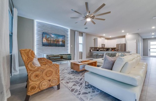 Four Corners House | 9 Bedroom Family Friendly Retreat - Private Pool