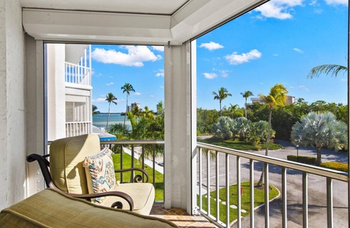 South Island Condo | 9462MARINAT203MTMCO - Marina Towers 203