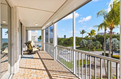 South Island Condo | 9462MARINAT203MTMCO - Marina Towers 203