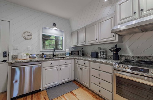 Morganton Cabin | A-Frame on Lake Blue Ridge | Dock, Hot Tub, Kayaks