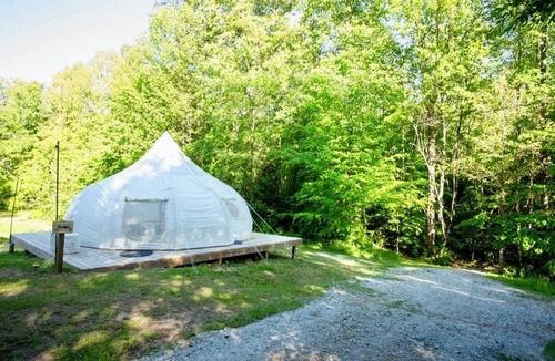 Boomer RV Rental | A place for peace… relaxing stay on a holistic farm in Western NC
