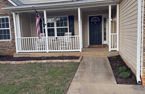 Tigerville House | A relaxing three-bedroom house in Blue Ridge.