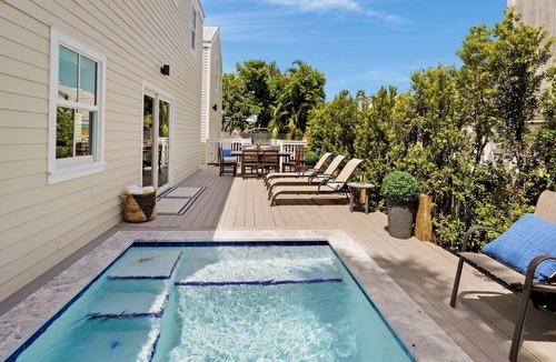 Uptown - Upper Duval House | *A ROYAL AFFAIR @ DUVAL* Three Home Compound + LAST KEY SERVICES…