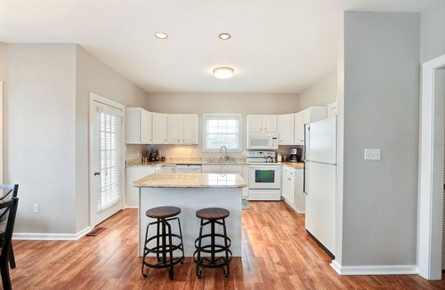 Tybee Island House | A SHORE THING! Steps from North Beach! Free Golf Cart On Site!