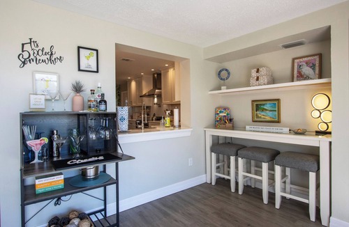 Iona House | A Splash Of Water - Family-Friendly Retreat with Private Heated Pool and Lakefront View
