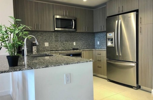 Doral Apartment | A1606A AWESOME Downtown Doral Apartment