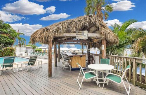 Meadows House | Abaco - Large waterfront 2x2 end unit with boat slip