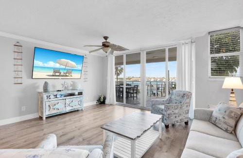 Meadows House | Abaco - Large waterfront 2x2 end unit with boat slip