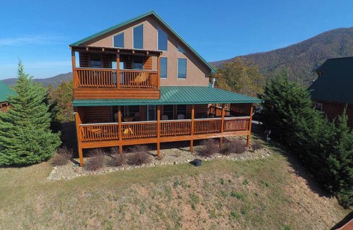Gatlinburg - Pigeon Forge Cabin | Above Awe