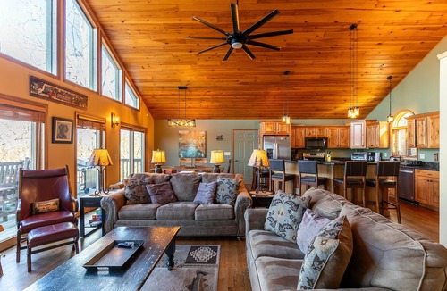Blowing Rock Cabin | Above It All - Amazing Views! In Blowing Rock, hot tub, pool table!