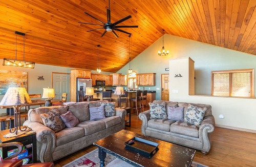 Blowing Rock Cabin | Above It All - Amazing Views! In Blowing Rock, hot tub, pool table!