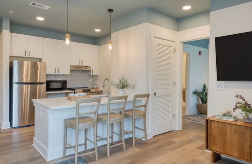 12 South Condo | Accessible 1BR + Full Kitchen + Rooftop Access | Heart of 12 South | Gilmore