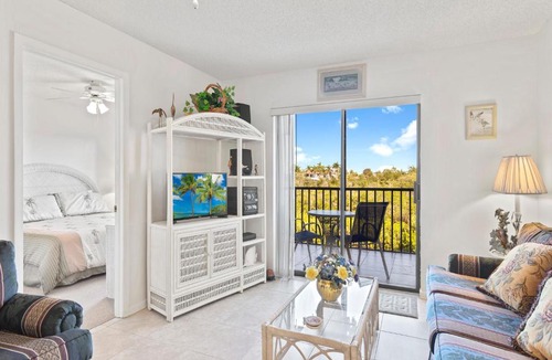 South Island Apartment | Admiral's Bay 153, 2 Bedrooms, Heated Pool, BBQ, Tennis, Elevator, Sleeps 4